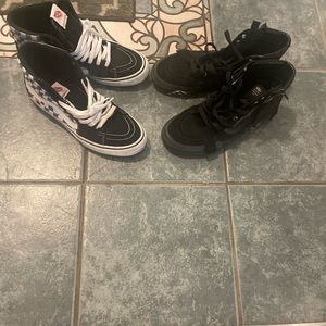 2 Pairs of Vans size 9.5